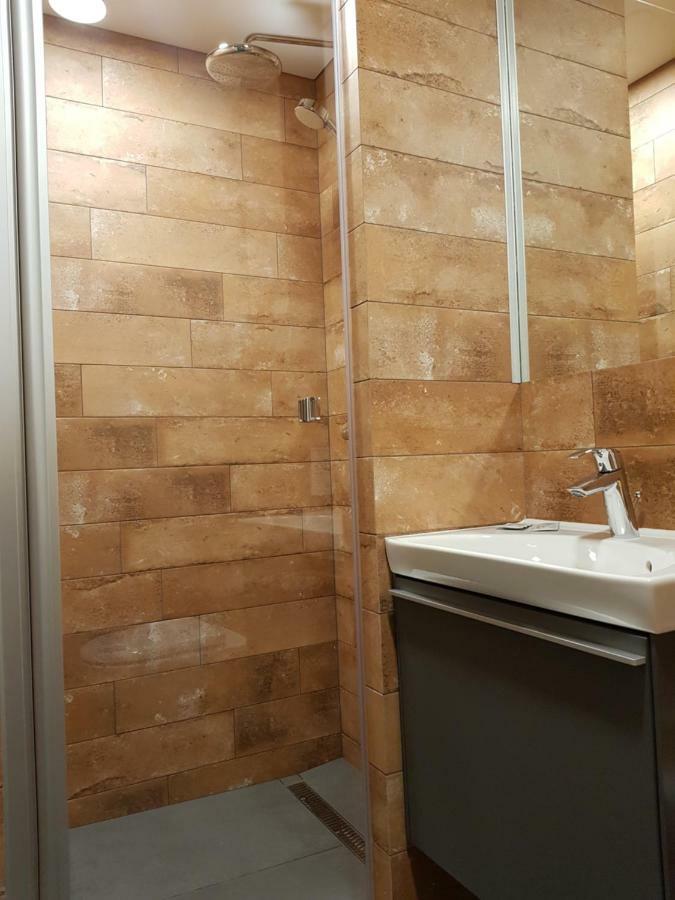 Mona Apartamentai Telšiai エクステリア 写真